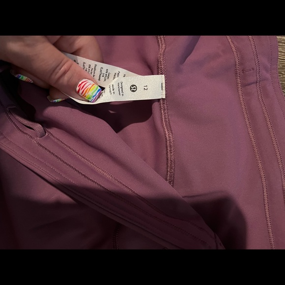 28 inch size 12 lulu lemons - Picture 3 of 3